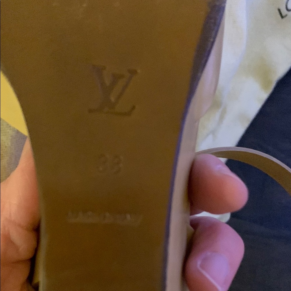 Louis Vuitton Wedge Sandals with Leather Straps and Adjustable Ankle Closure - Picture 11 of 16